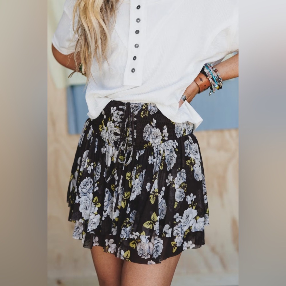 NWT Listicle Boho Floral Print Corset Lace Up Front Mini Skirt Shorts Skort - Picture 10 of 11